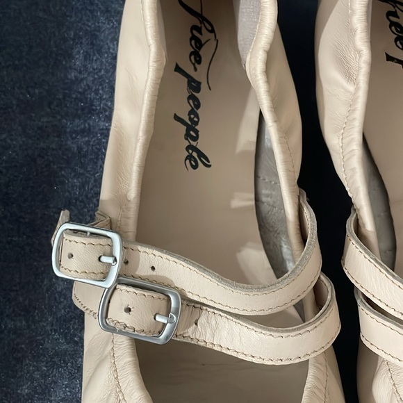 Free People Gemini Flat - Picture 9 of 12